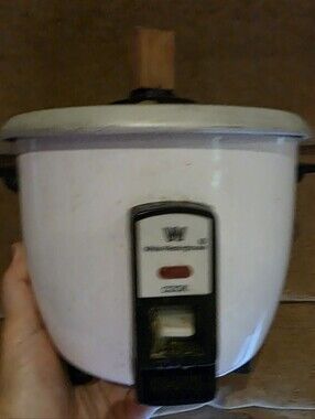 White Rice Cooker WRA3000- Compact Home Kitchen Cooker